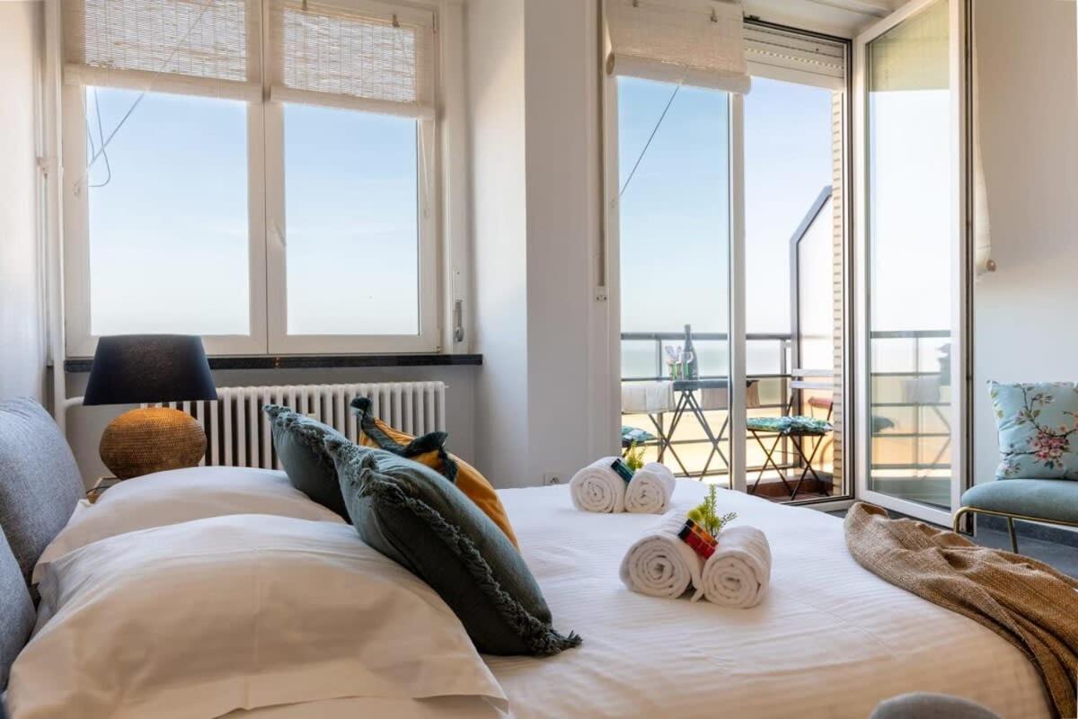 Huswell - Beautiful Spacious Studio With Frontal Sea View Knokke-Heist Εξωτερικό φωτογραφία
