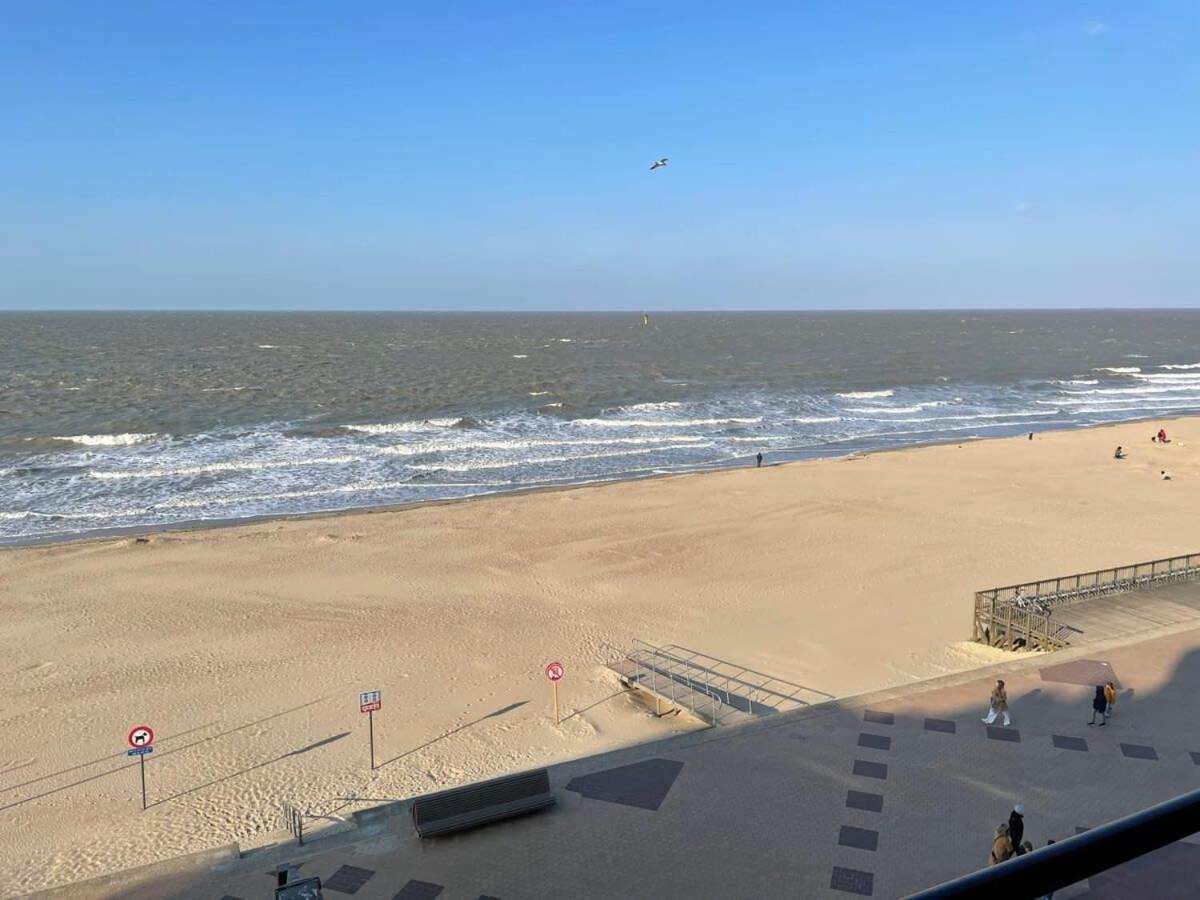 Huswell - Beautiful Spacious Studio With Frontal Sea View Knokke-Heist Εξωτερικό φωτογραφία